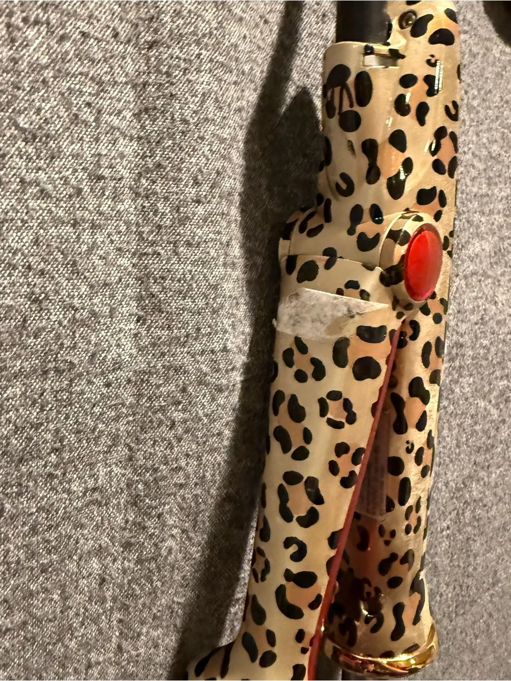InStyler Rotating Iron 3/4” Cheetah Print. Tested, works. Pre-owned.